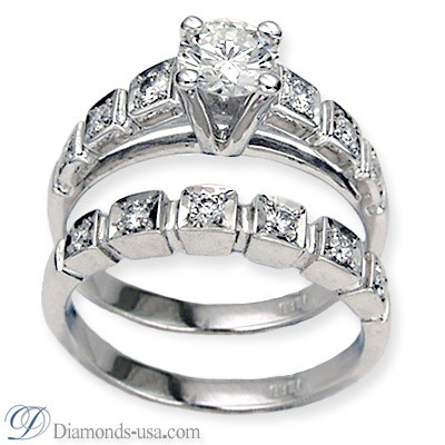 Conjuntos de anillos de novia con diamantes laterales redondos