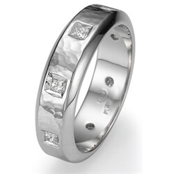 Picture of Wedding band with 0.40 carat Princess