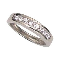 Picture of Wedding ring with 0.60 carat Princess diamonds