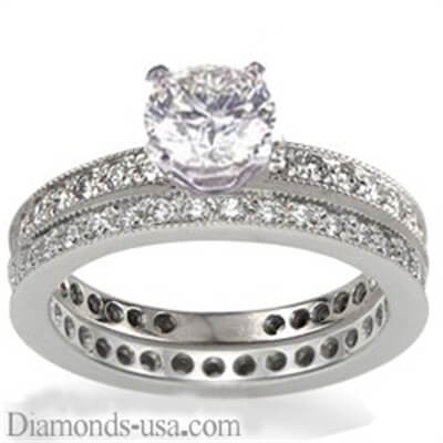 Delicados anillos de novia engastados con diamantes redondos.