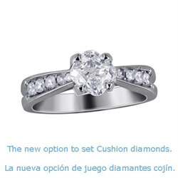 Foto Anillo de compromiso estilo CrissCross (entrecruzado) con diamantes de