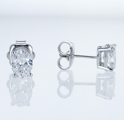 Oval  diamonds stud earrings