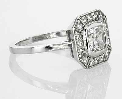 Anillo de compromiso de Pippa Middleton con diamantes y Moissanite central