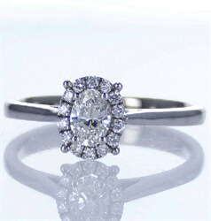 Picture of Ready to ship, 0.30 carat Oval diamond G VS1 +0.12 Carat sides engagement ring, in - 14K White Gold
