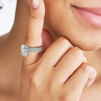 Montura de anillo de compromiso con halo oculto para todas las formas y quilates