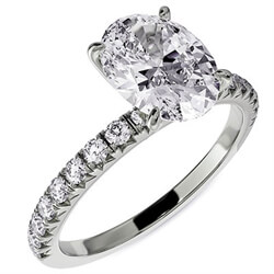 Picture of Oval engagement ring with side diamonds